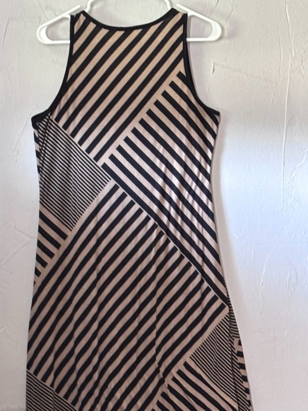Faded Glory Black and Beige Geometric Stripe Maxi Dress